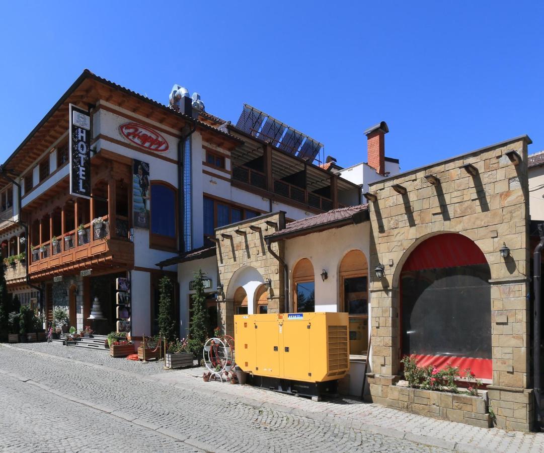 Hotel Happy Gjakova Esterno foto