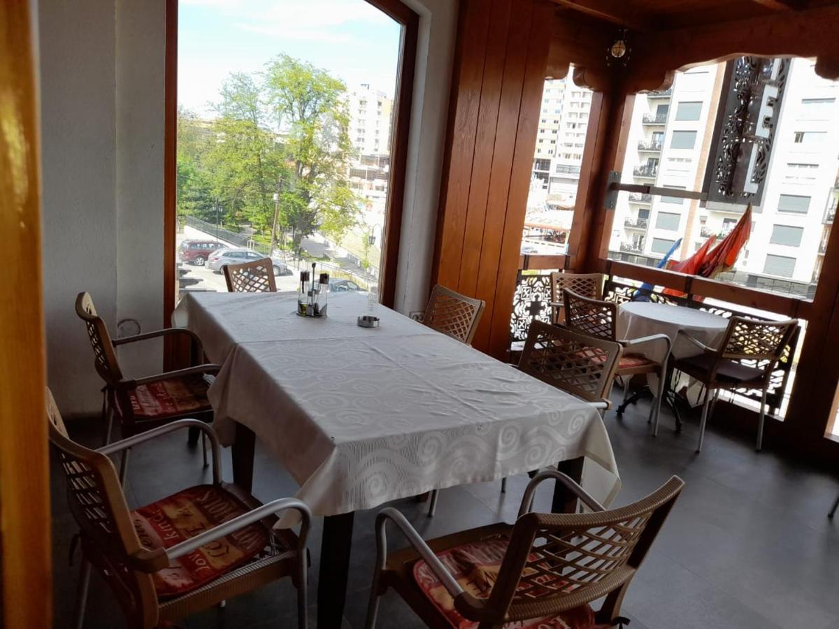 Hotel Happy Gjakova Esterno foto