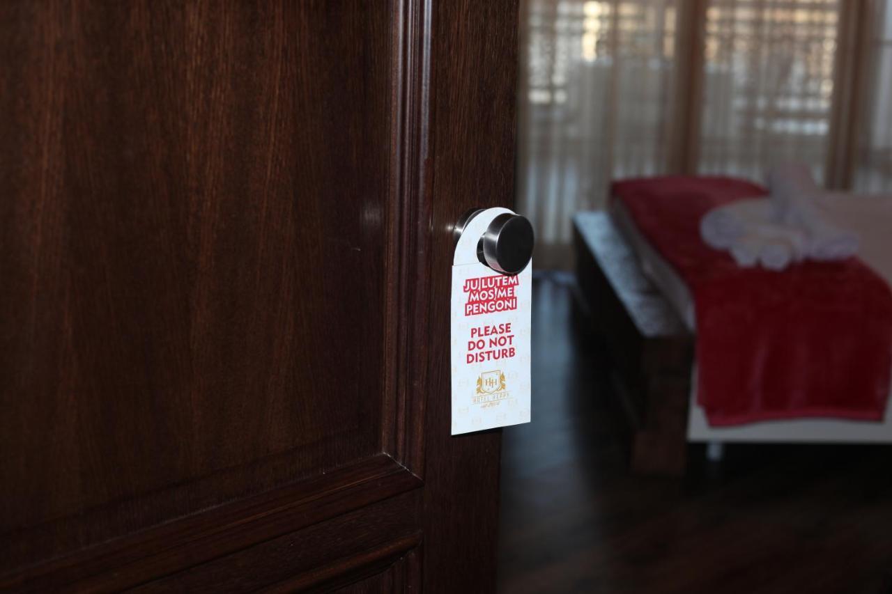 Hotel Happy Gjakova Esterno foto