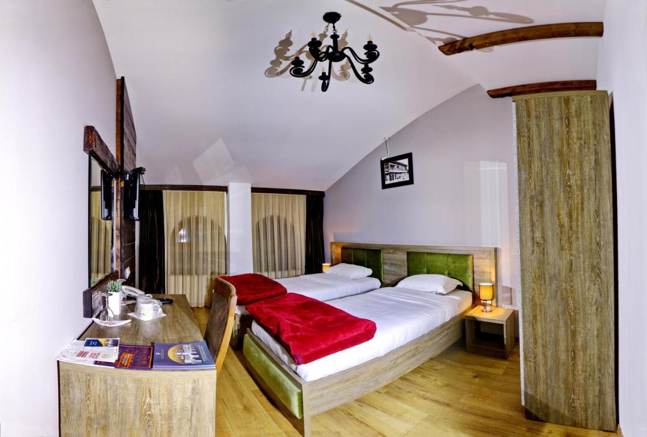 Hotel Happy Gjakova Esterno foto
